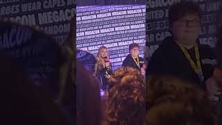 Cara Buono and Jake Connelly talk about conformity gate #conformitygate #strangerthings #megacon
