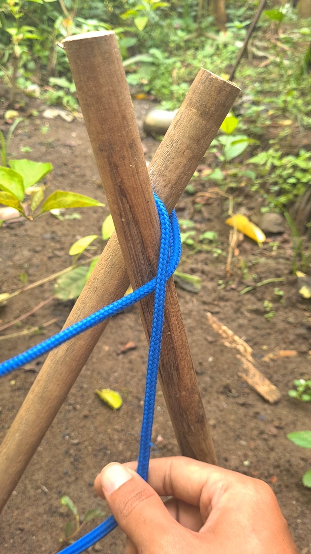 Lock the X shape with this knot ‼️ - YouTube