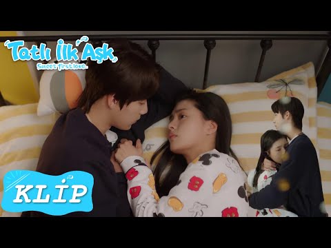 Xiao Feng bir kabus görür ve doğruca Muyun'un kollarına atlar ! 😍 | Tatlı İlk Aşk | Klip 23