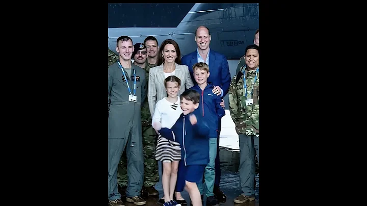 He is good in dancing #princelouis #britishroyalfamily #princewilliam #princesscatherine