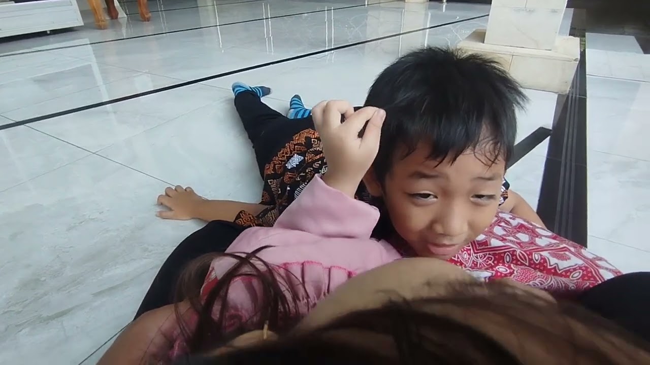 Main di serambi masjid gedung oryza sativa Bulog Semarang