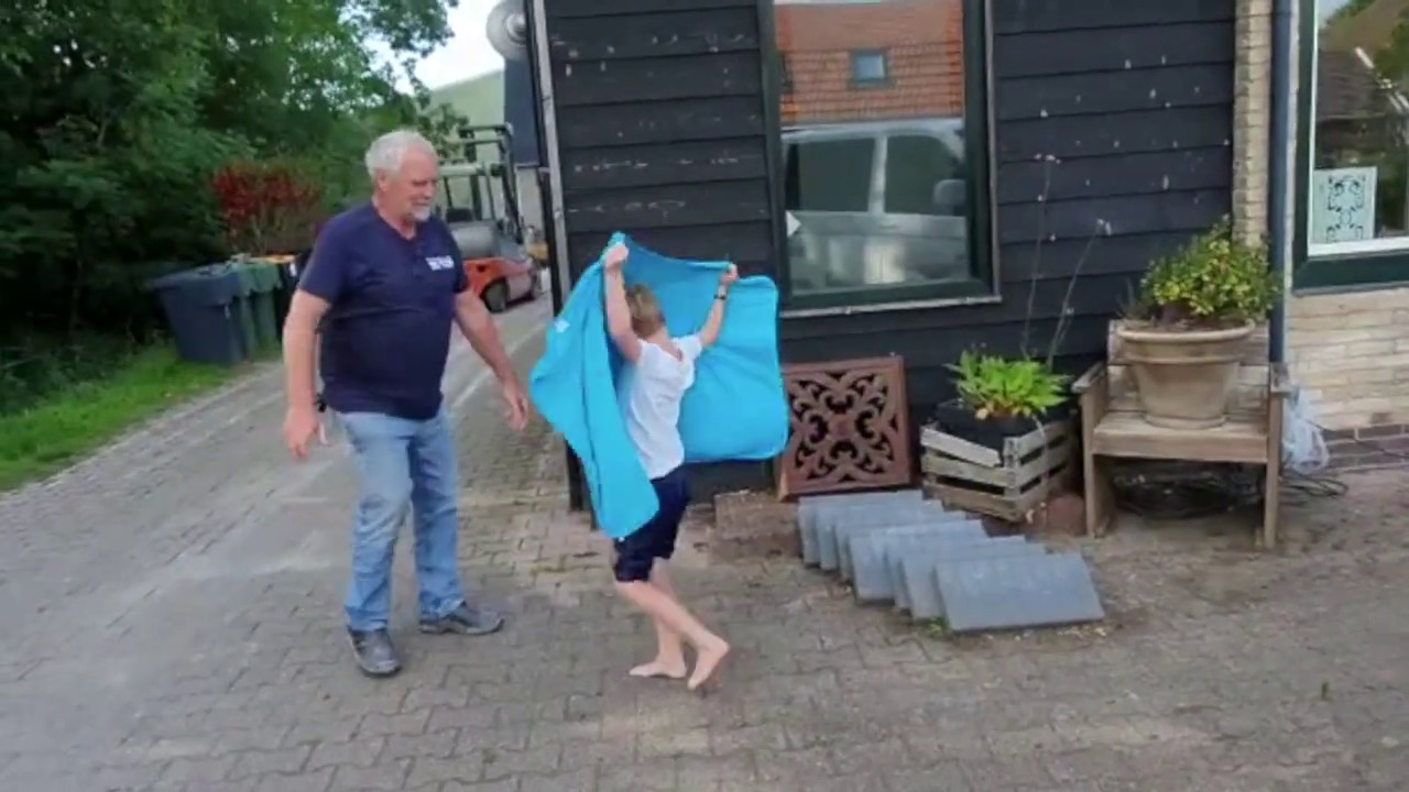 Voorbeeldfilm 'Slaapzakknuffels' - Kees Vriend & Bas Bons 'Mooier Wordt Het Niet'