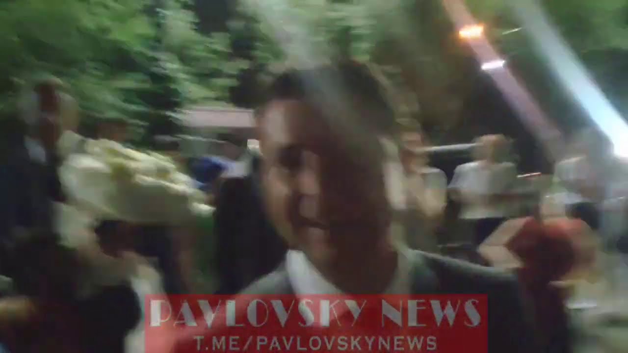 Зеленский в ходе визита в Кривой Рог пришел навестить родителей