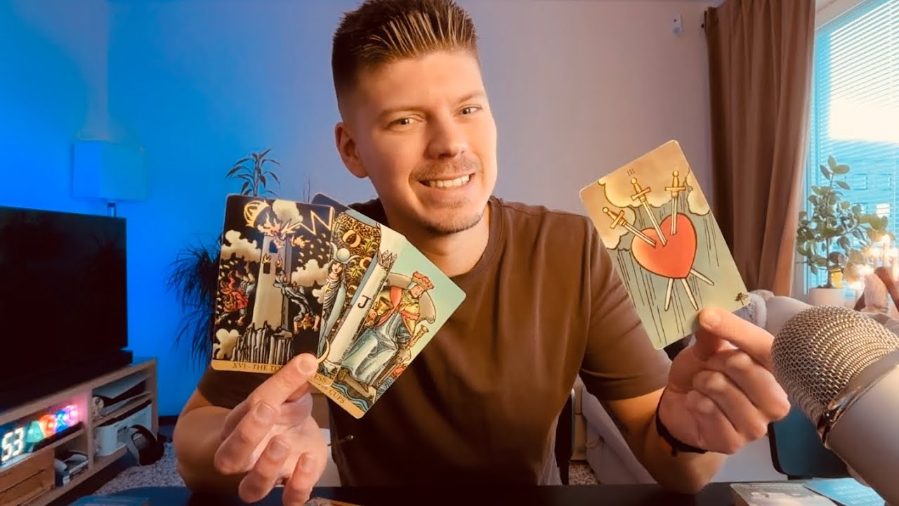 Тот, кто поставил тебя в третью очередь. Убит горем из-за тебя. Ты — та, кого они хотят.