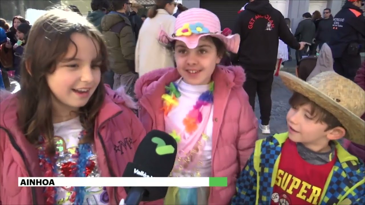 Mollet dona el tret de sortida al Carnaval amb l’arribada del Carnestoltes