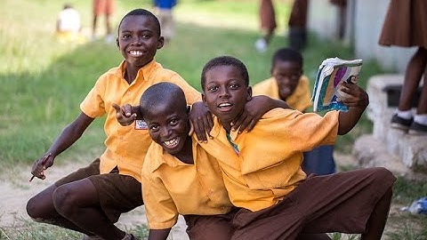 EIFL: Hands on computer classes for 1,800 Ghana children (January, 2016)