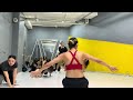 FREE 20 MINUTES DANCE WORKOUT ON THE FLOOR