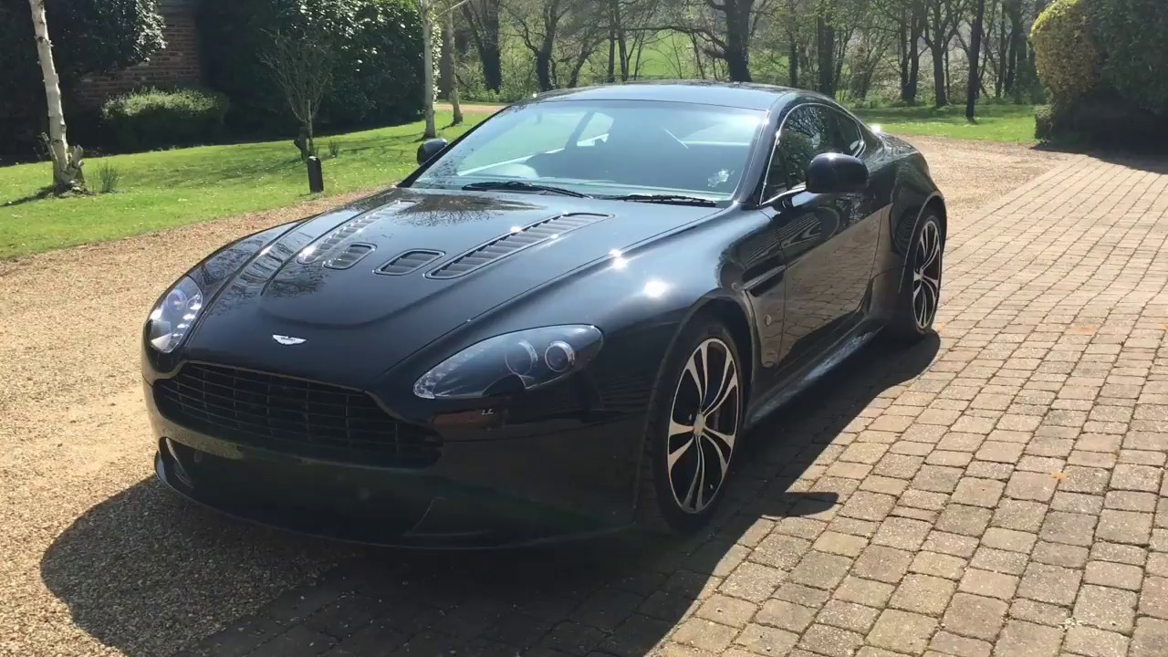 Aston Martin V12 Vantage Carbon Black Edition www.turbocentre.co.uk