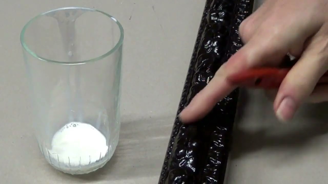 Come stendere la missione all'acqua per la doratura a foglia