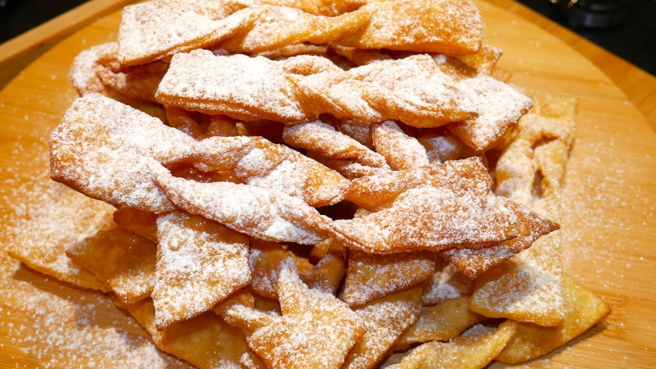 Faworki - Chrust bez bicia i spulchniaczy. Przepis z 1935 roku. Becia gotuje i poleca.