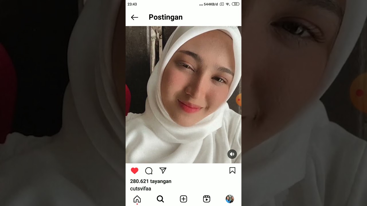 iman al hidayah komen dan love ke instagramnya cut syifa