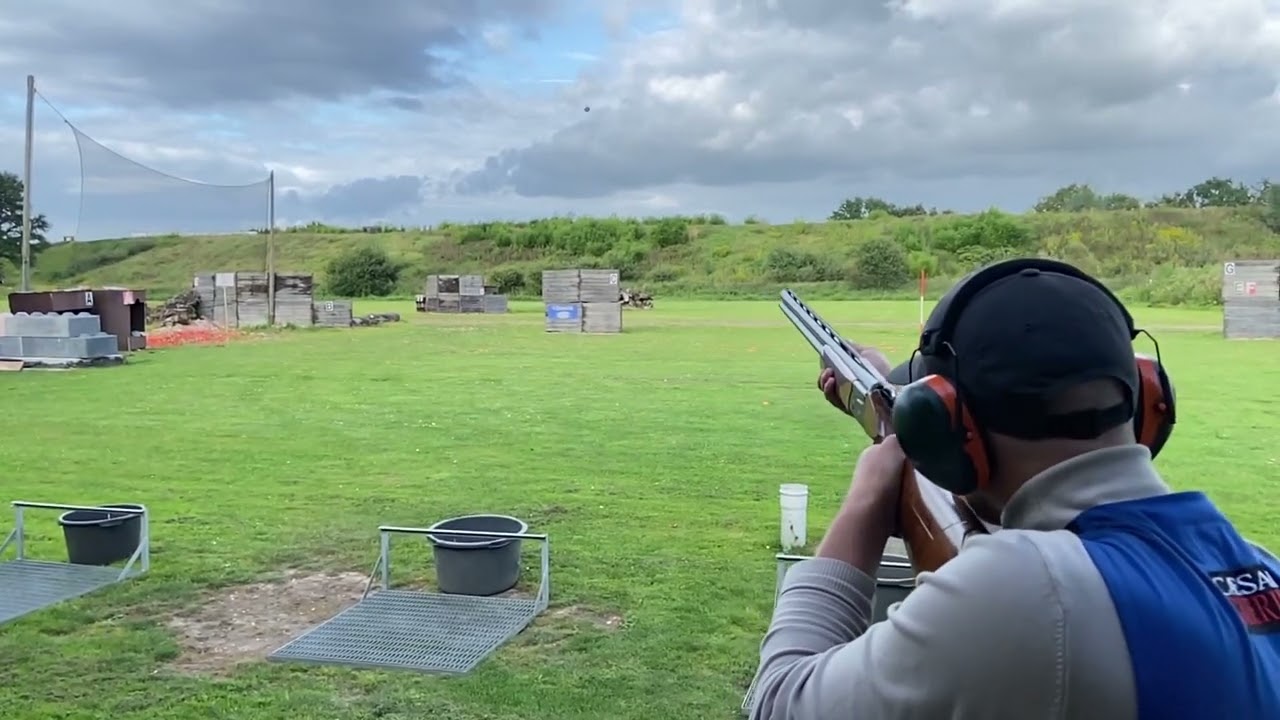 Clayshooting in the Netherlands - shootingclub “De Wildenberg” (Slow motion) Caesar Guerini