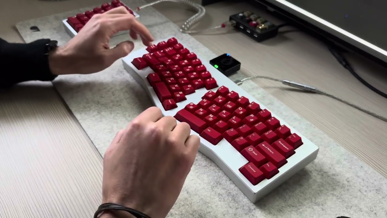 Merisi Dodici with NovelKeys Creams (and Delli with Gateron Inks)