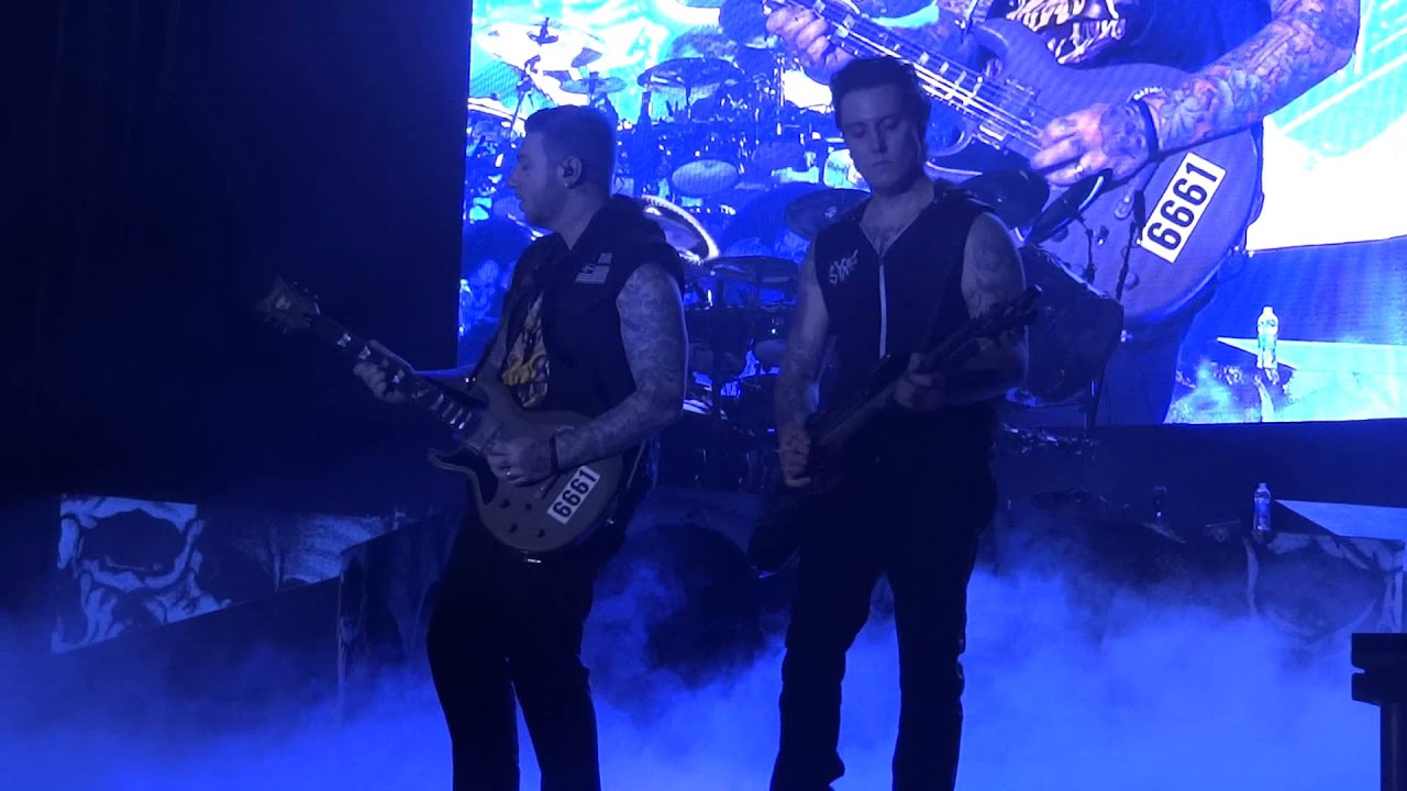 Avenged Sevenfold Buried Alive - live Rock USA 07 / 17 / 2015 Oshkosh Wisconsin