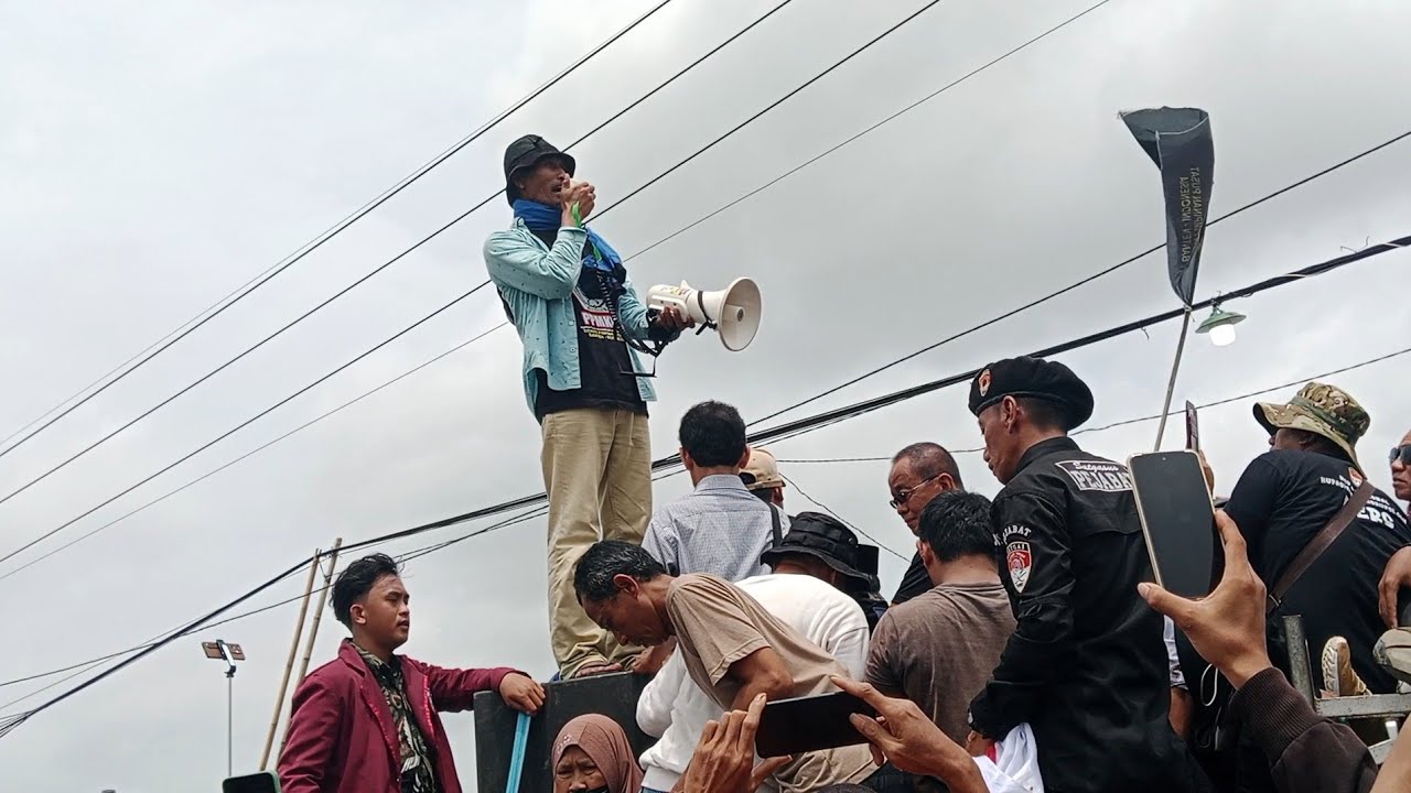 Muncung ORASI PAK KHOLID NELAYAN DI DEMO PIK 2 MUNCUNG KRONJO - YouTube