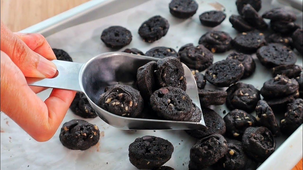 Extra RANGUP! Blackout Chocolate Chip Cookies Ala Famous Amos | basickeli