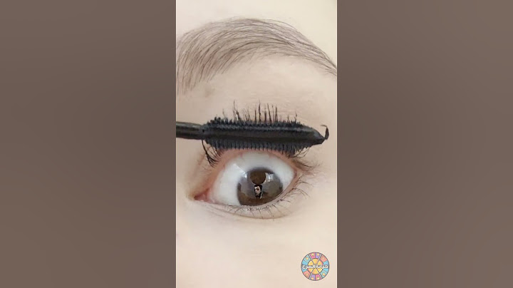 هذه الحيلة في استخدام الماسكارا كذبة تمامًا! 👁 #كذبة #مضحك #حيلة