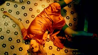 【早見沙織ナレーション】墓場から蘇った花嫁、壊れた世界で目を覚ます／映画『ザ・ブライド！』予告編
