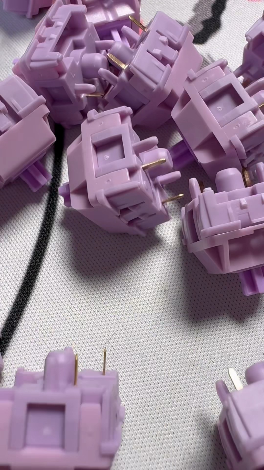 HMX Violet Switch in Wobkey Rainy75 - YouTube