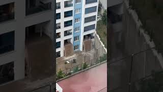 مياه السيول تخرج من شرفات الشقق  |FLOOD WATERS COME OUT OF  THE   BALCONIES OF APARTMENTS IN ANKARA