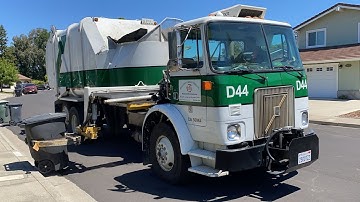 Pleasanton Garbage Services Volvo WX42 Heil Rapid Rail D44