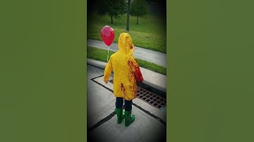 Pennywise it 2017 Georgie with bitten off arm