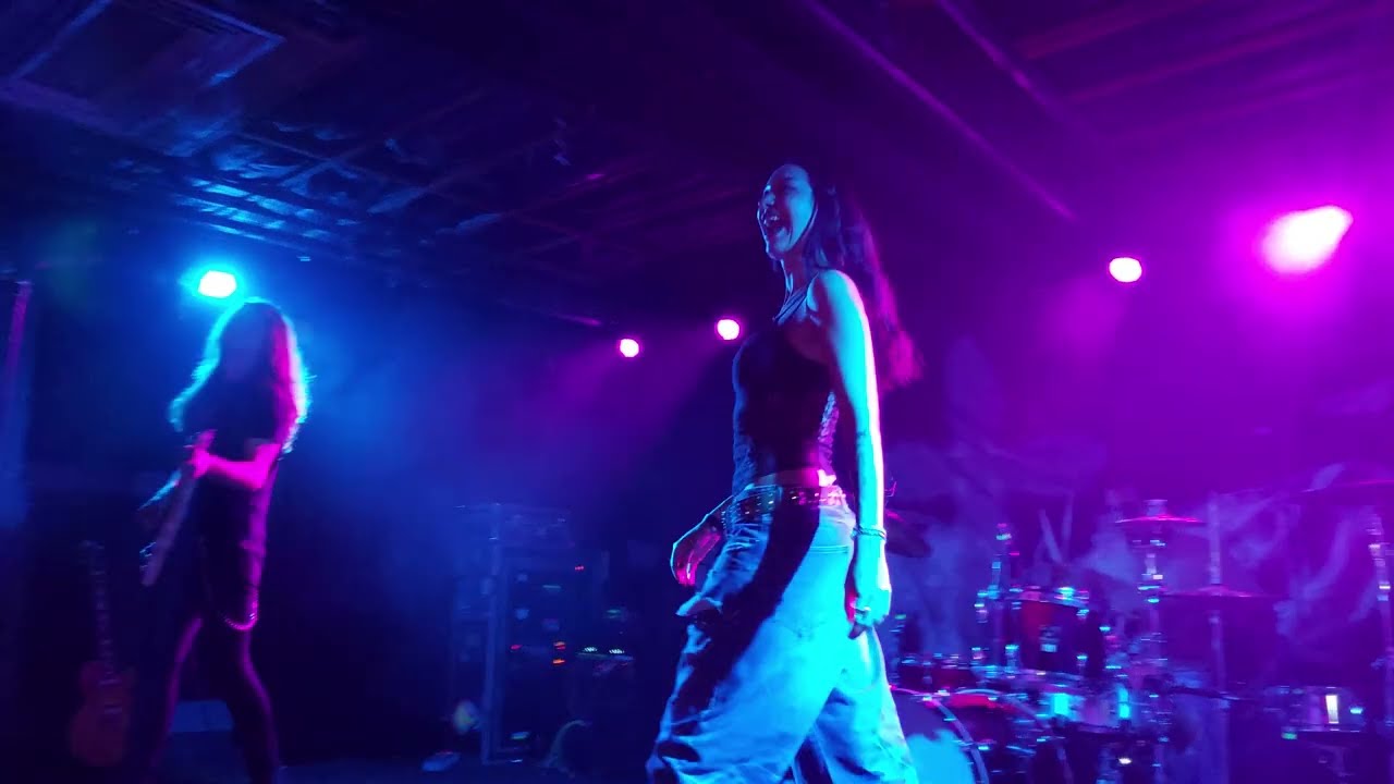 JULIA WOLF - Loser & FYP live in Phoenix, AZ 2025 - YouTube