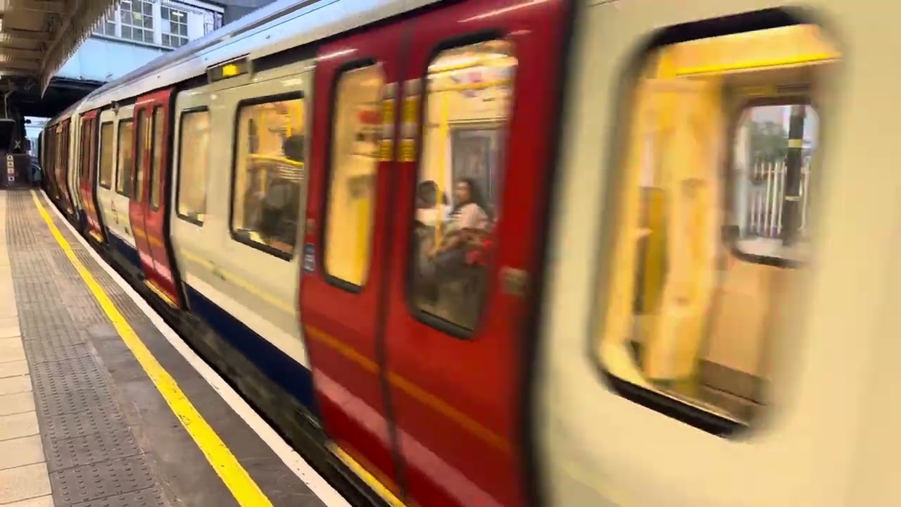 H&C line Departs Plastow