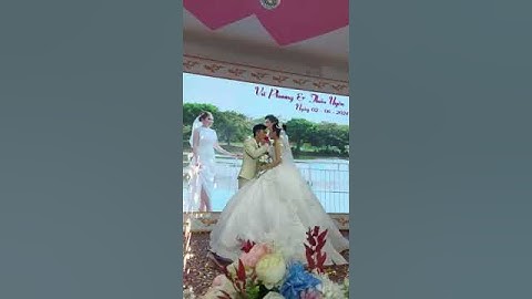 Uống rượu giao bôi trong lễ cưới