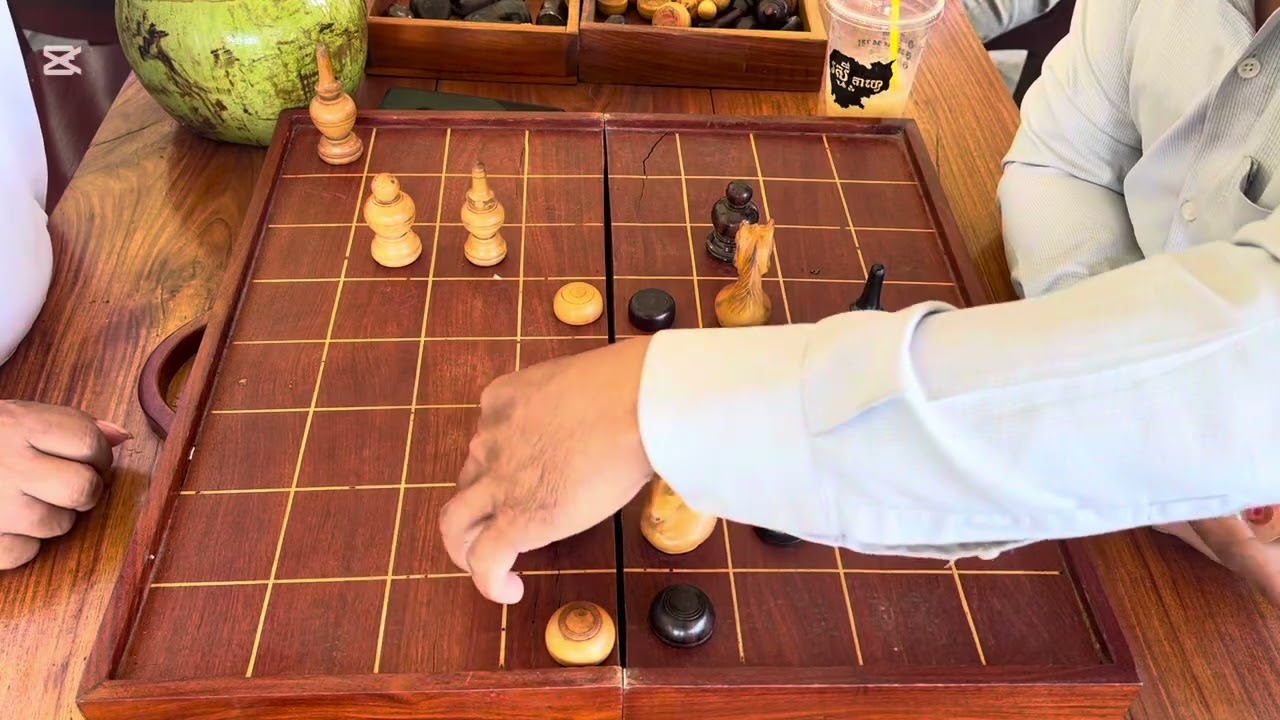 គ្មានពេលវេលាត្រូវគ្នាទៀតទេ រវាង តោកំណាច គឹមជ្រា (ស) ប៉ះជាមួយ ខ្លារខិនខ្មៅ បងស្រុី (ខ្មៅ)  !