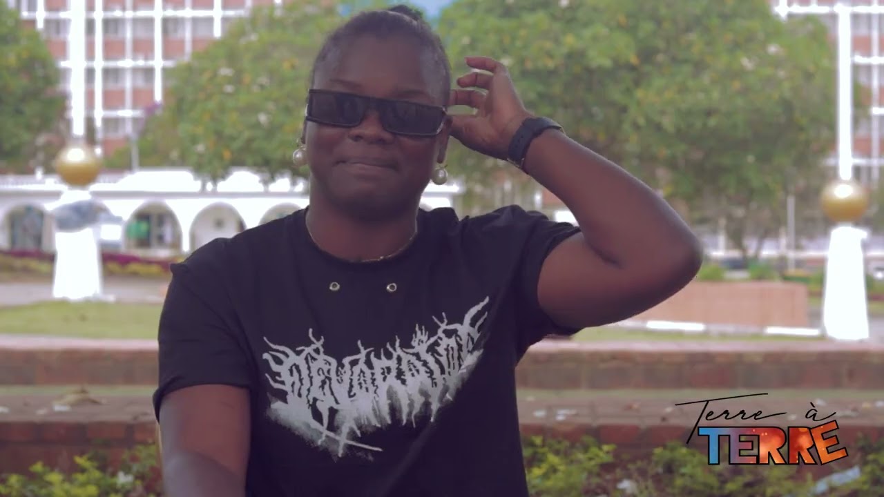 Laure Moaminga est alors sur TERRE à TERRE et dévoile tout. Mais alors, TOUT🤣🤣🤣