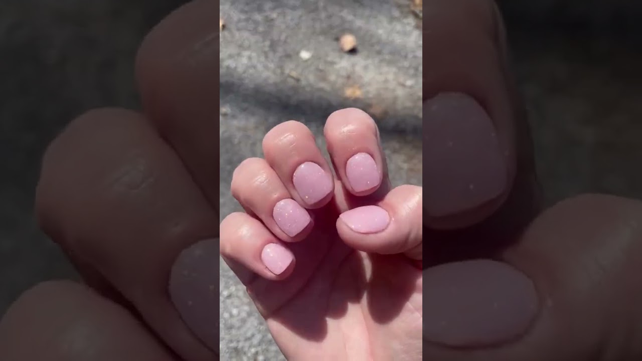 Sparkle & Shine: Layering Up with Soft Pink Glitter Dip Powder Short Nails