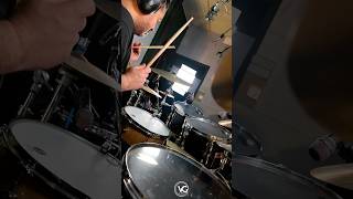 Happy Friday! Improvising over this cool loop! 🥁 #drums #vladeguigni #drumsolo