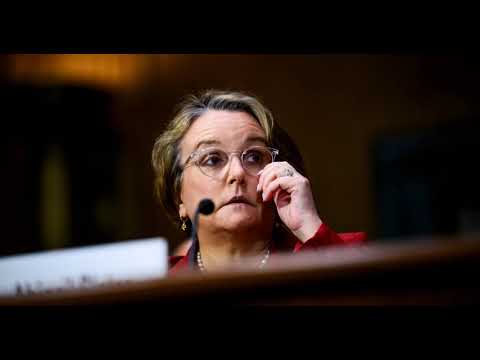 Глава Антимонопольного Управління Гейл Слейтер Іде у Відставку на Фоні Перевірки Злиття Мін’юстом