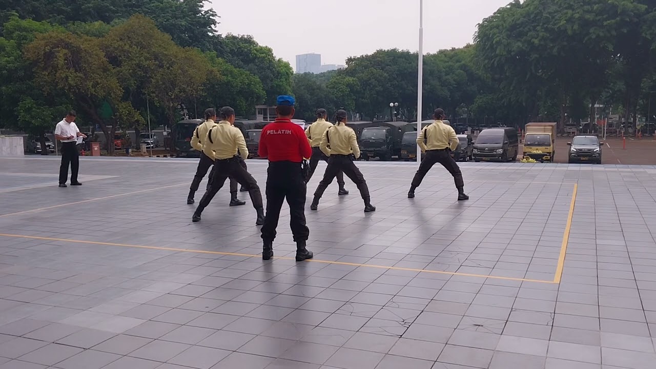 PERLOMBAAN TONGKAT & BORGOL 