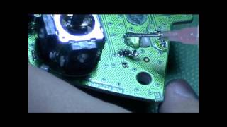 Replace your XBOX 360 controller thumbstick or trigger mechanism (1 of 3)