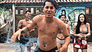 Desafio Da Piscinabrincadeira Do Balão De Água