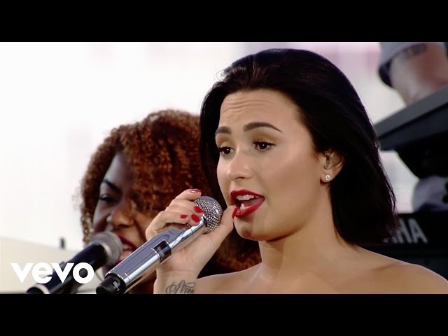 Demi Lovato - Heart Attack (Demi Live in Brazil) class=