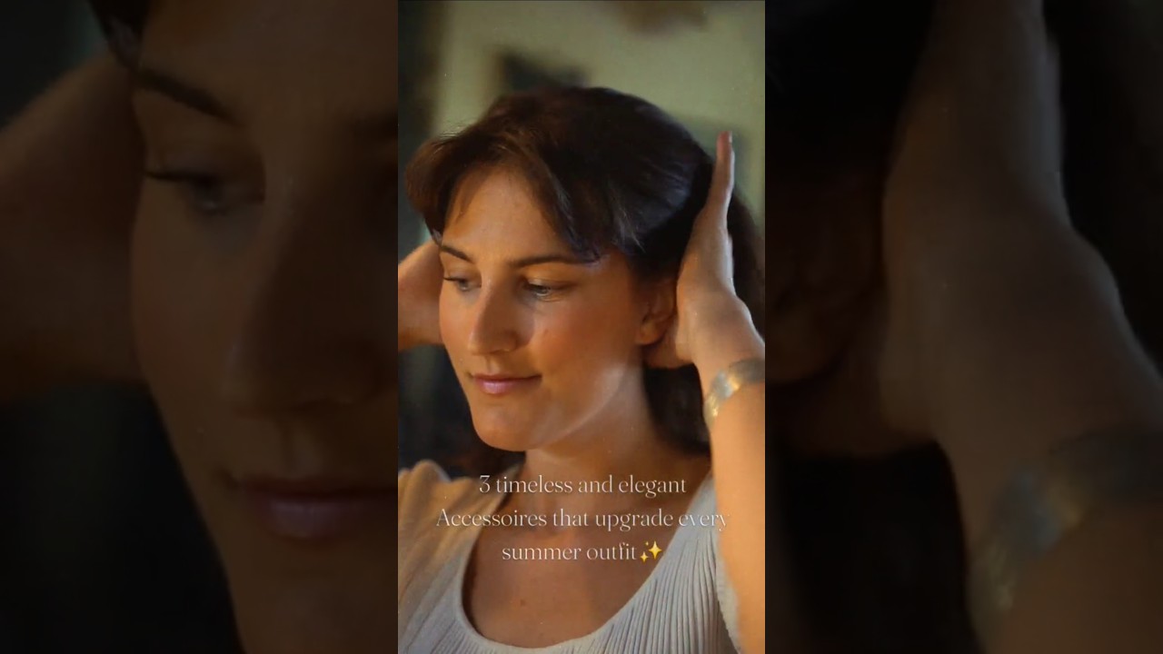 Silk scarfes are having a comeback✨️  