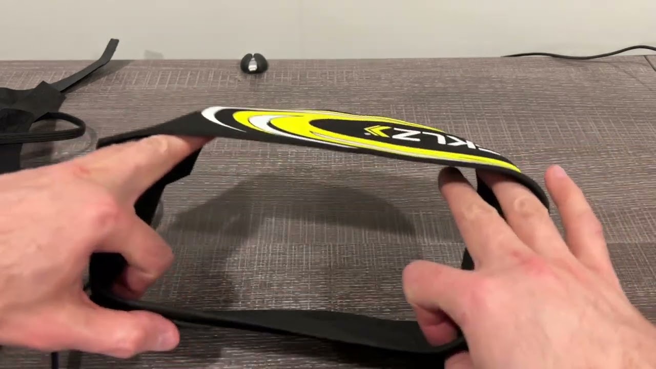 SKLZ Hit-N-Serve – Entraîneur De Service Volley Solo, Améliorez Votre Frappe Sans Courir Après Le Ballon ! (Noir)