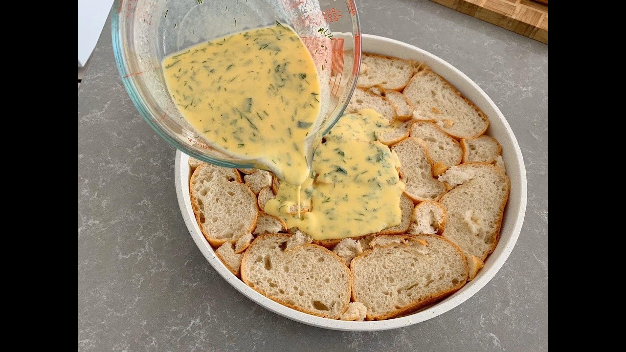 Bayat Ekmekleri Çöpe Atmak Yok 👏🏻 5 dk da Yufkalı Börek Lezzetinde Harika Bir Börek Oluyor 😍👏🏻