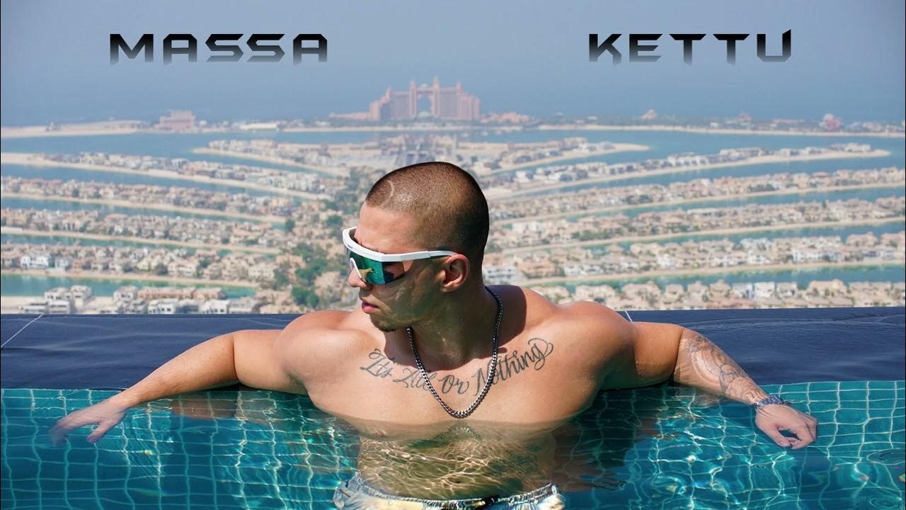 Porno uy ishchilari bekasi Er xotinining dugonasini sikadi, xotini esa yaqin joyda uxlaydi.