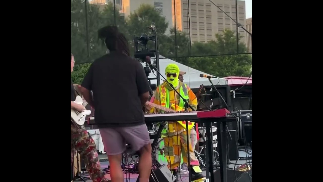 MonoNeon opening for Primus… Eric Gales sits in! (Raleigh, North Carolina)