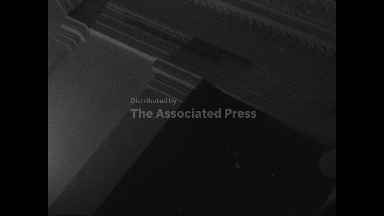 Washington, DC: Newly appointed ambassador of Sierra Leone Collier presents credentials of JFK at wh