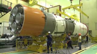 Assembly of a Soyuz 2.1a Launch Vehicle with the Progress MS-06 Spacecraft