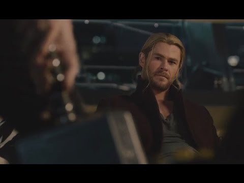 Vingadores tentam levantar o martelo do Thor | Dublado | HD