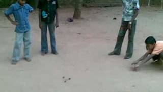indian boys playing goli (famous in kanyakumari) koli viliyaduthal screenshot 2