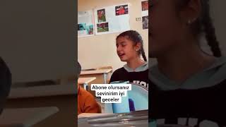 Şfetbeniöneçıkar Şarkı Söyleyen Kız