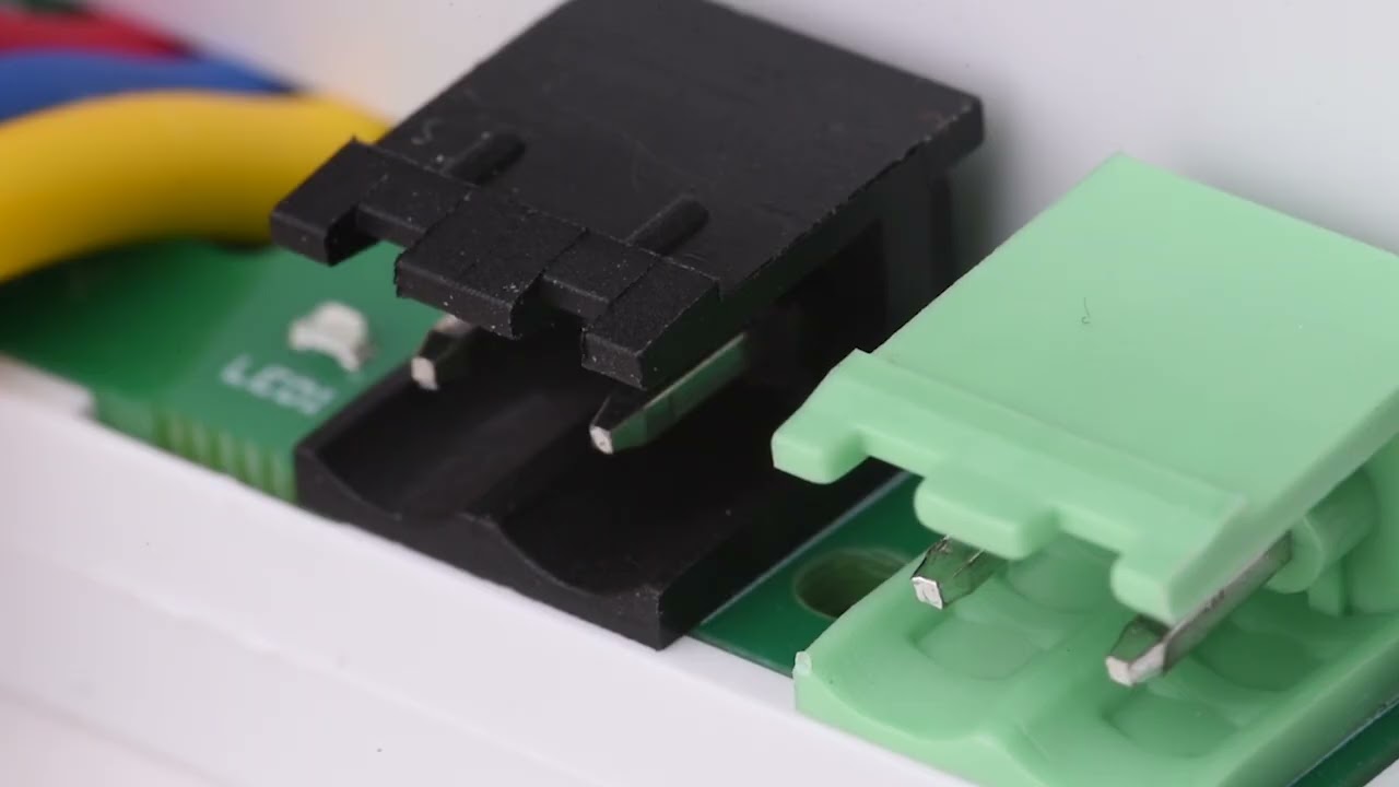 Контроллер SBR02 для серверных помещений от  "Ситирон" Подключение модуля SBR02-M к контроллеру.