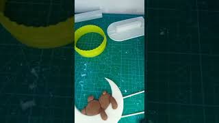 moon bear fondant/gumpaste cake topper tutorial bear in the moon